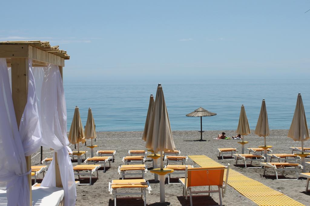 Apartmán La Terrazza Sul Mare Letojanni Exteriér fotografie